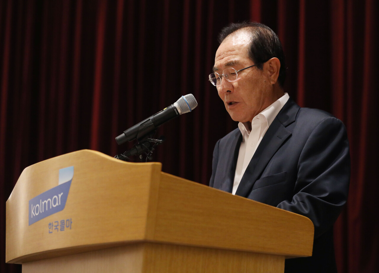 남매 간 경영권 분쟁...콜마 윤동한 회장, 장남에 지분 반환 소송 < 유통/생활경제/서비스 < 경제 < 기사본문 - 투데이신문