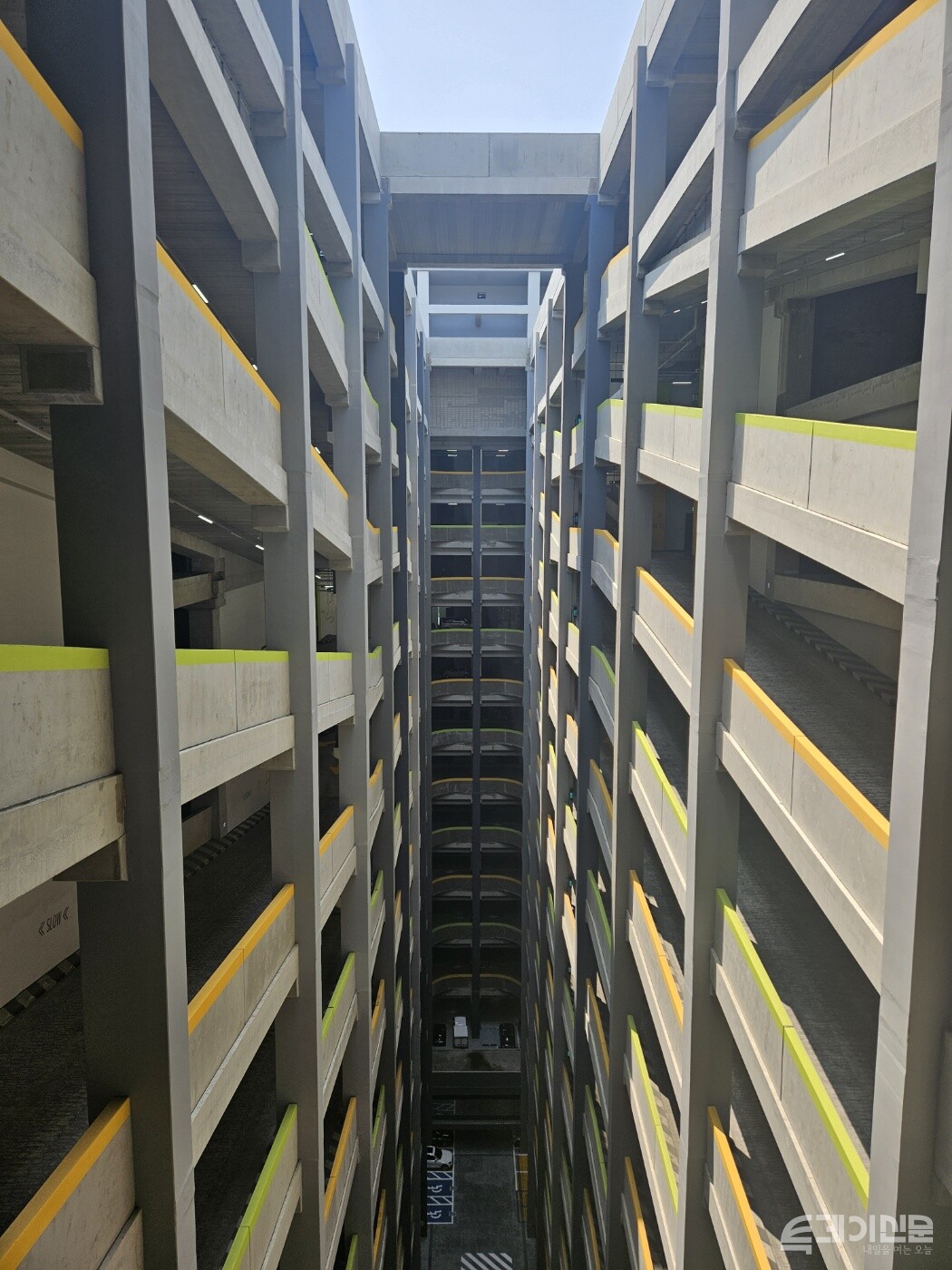 지식산업센터의 특징인 ‘드라이브인형 제조시설’ 모습. ⓒ 투데이신문