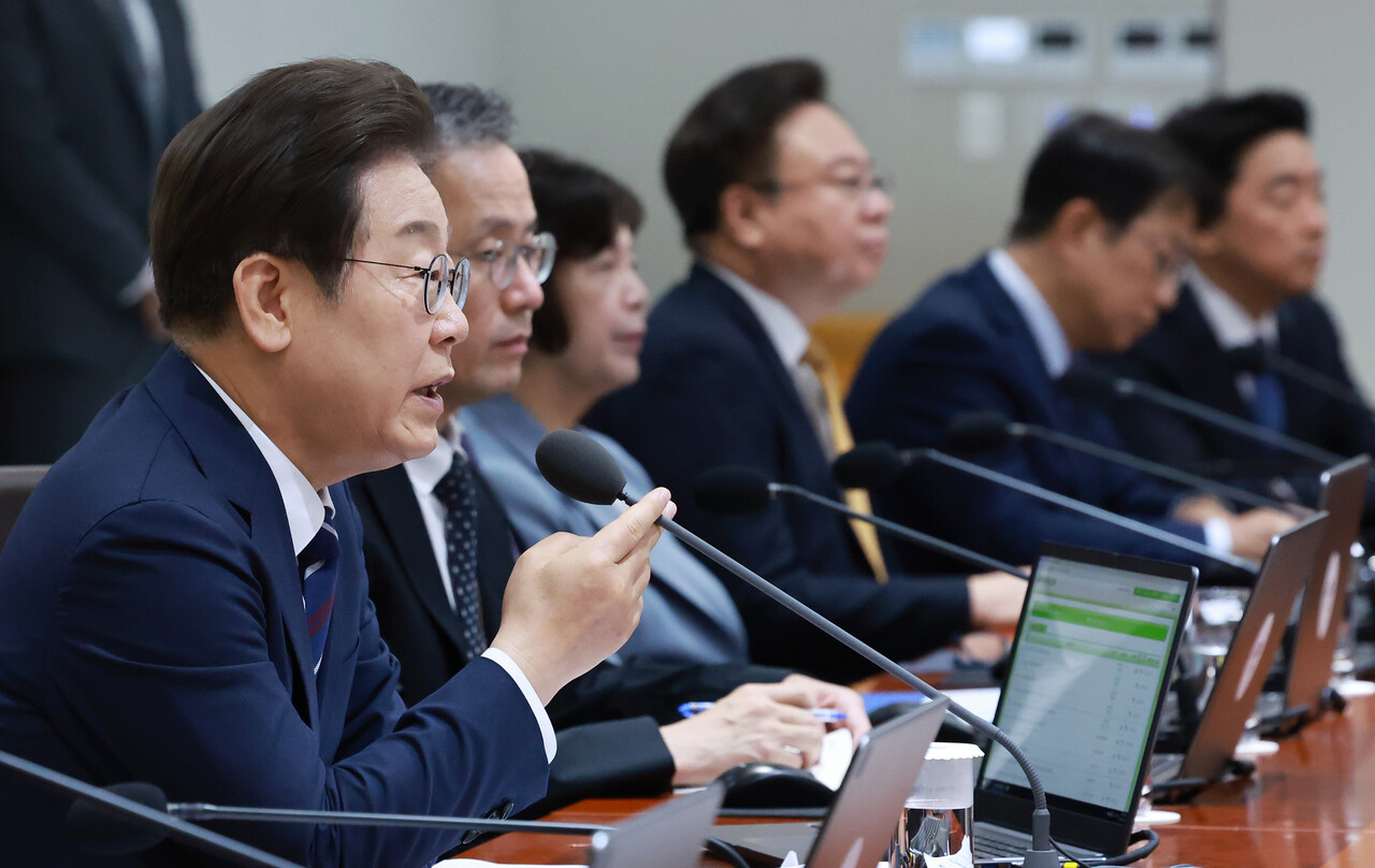 이재명 대통령이 1일 서울 용산 대통령실 청사에서 열린 국무회의에서 발언하고 있다. [사진=뉴시스]
