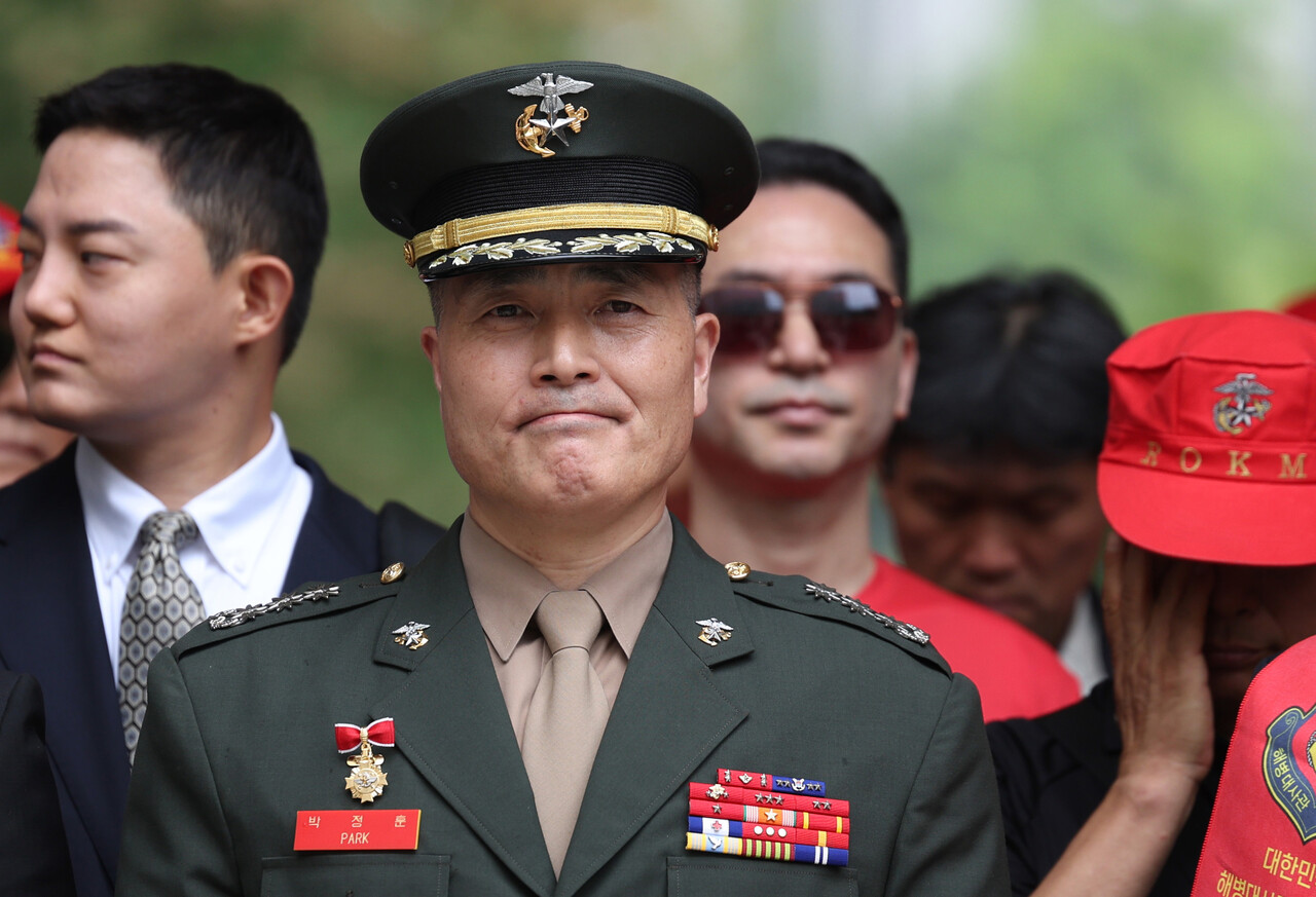 해병대원 순직 사고와 관련해 항명 등 혐의를 받았던 박정훈 대령(전 해병대 수사단장)이 지난달 27일 서울 서초구 서울고등법원에서 진행된 항소심 2차 공판에 출석하고 있는 모습. [사진제공=뉴시스]