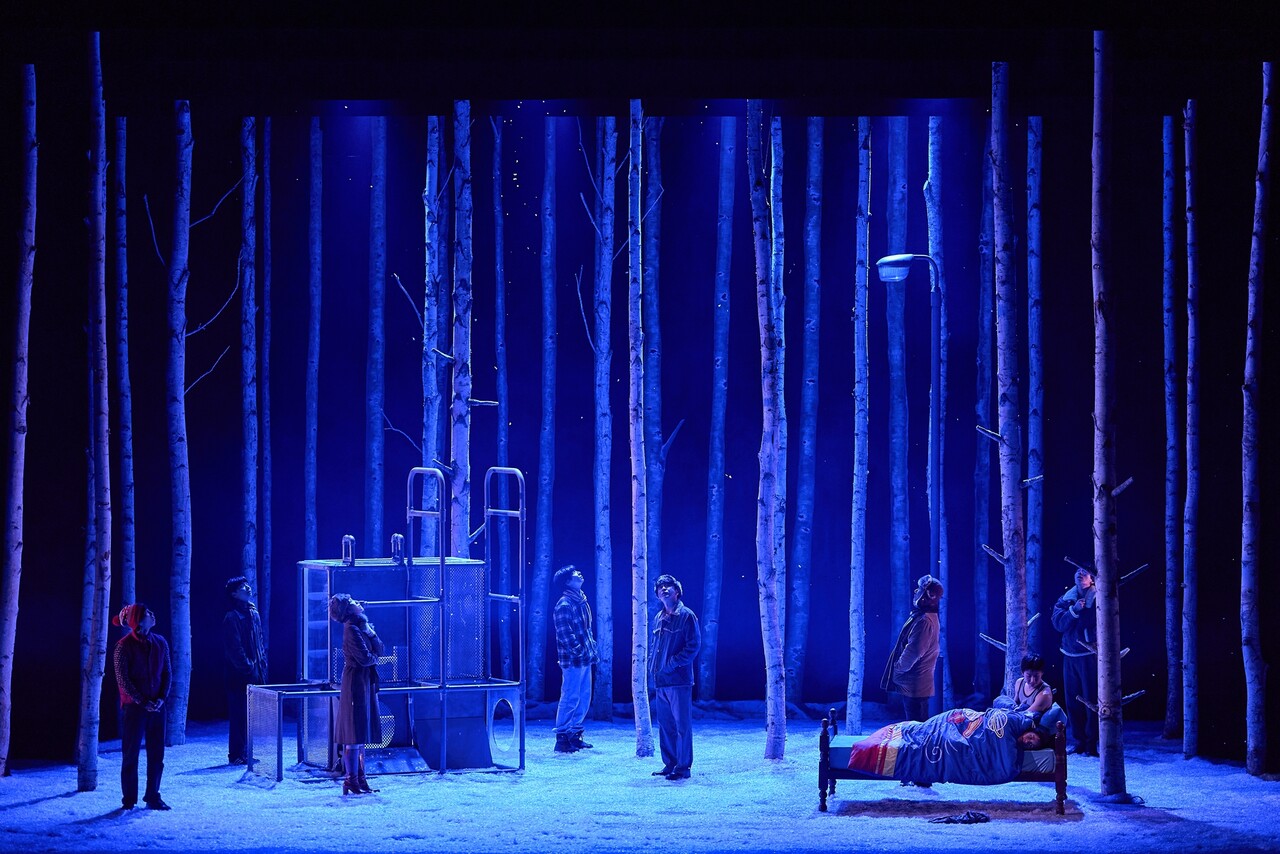 연극〈렛미인〉공연 장면 [사진 제공=TOV컴퍼니]<br>