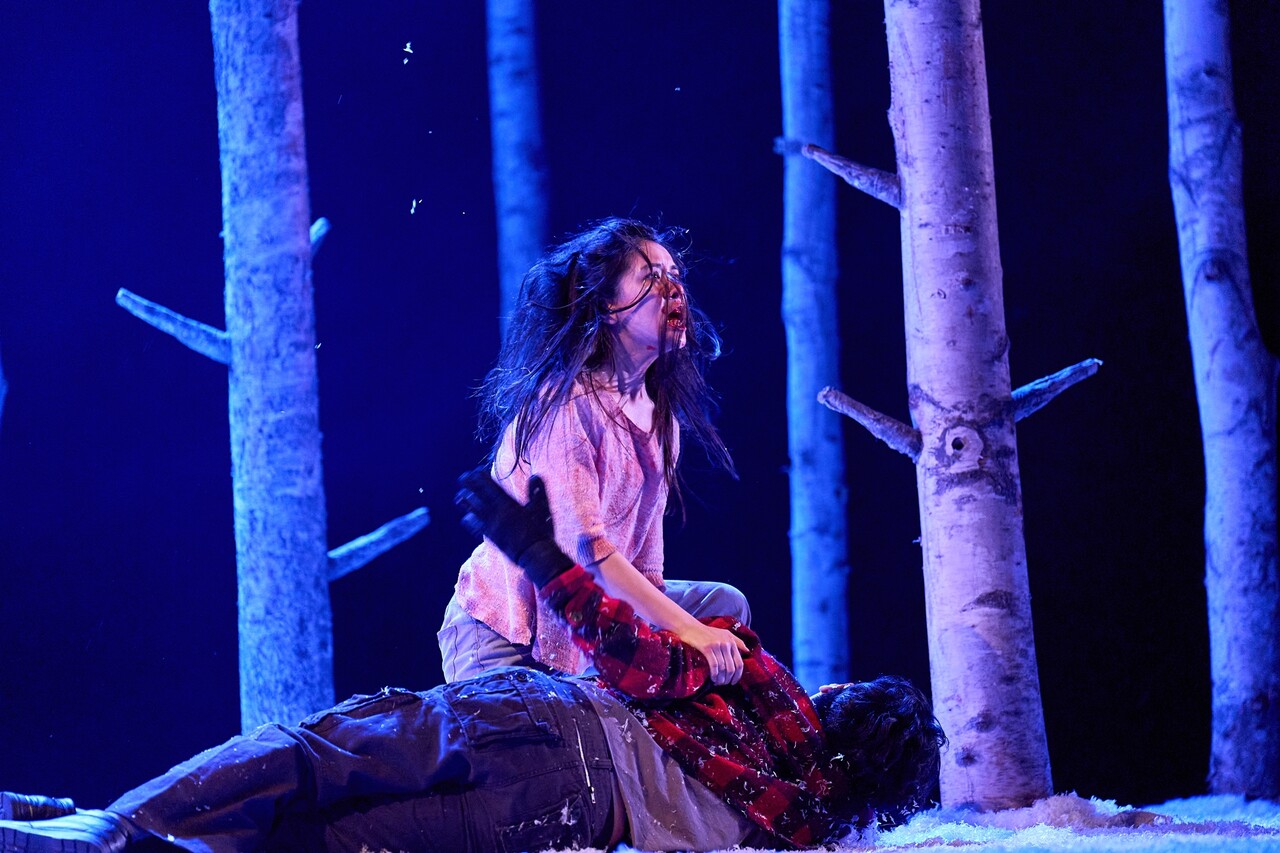 연극〈렛미인〉공연 장면 [사진 제공=TOV컴퍼니]<br>