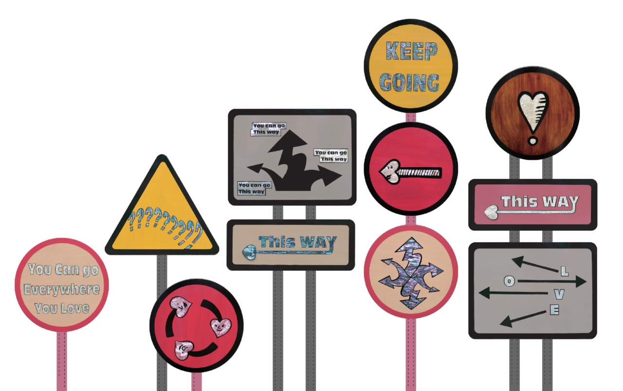 &lt;Sign&gt;, 2025, 목재 위에 옻칠 실크스크린, 자개, 400x300mm<br>