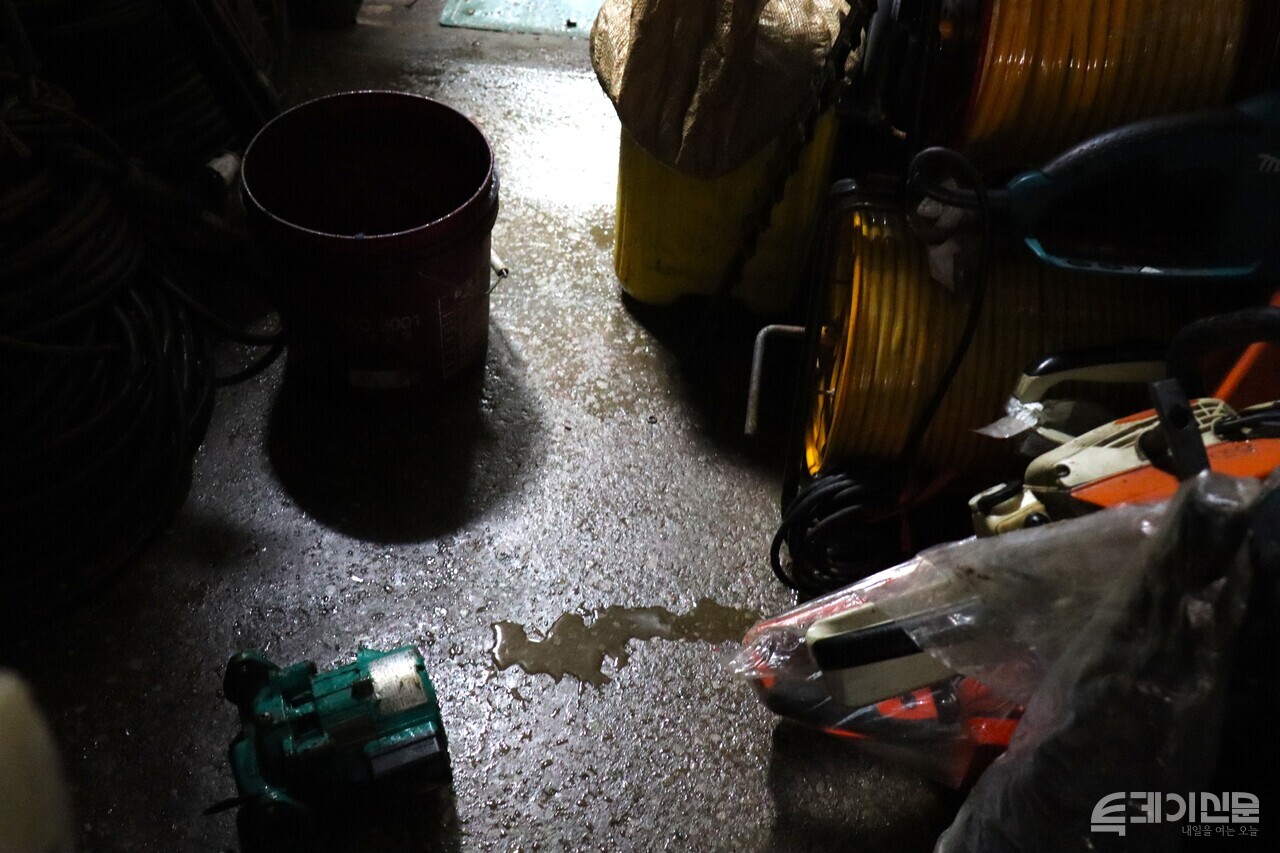 지난달 21일 오전 기록적인 폭우로 침수 피해를 입은 충남 당진시 전통시장 현장 ⓒ투데이신문<br>