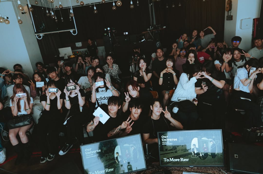 지난 7월 10일에 서울시 마포구에 위치한 클럽 온에어에서 열린 투모로우 단독 공연 사진 [사진제공=투모로우 SNS]