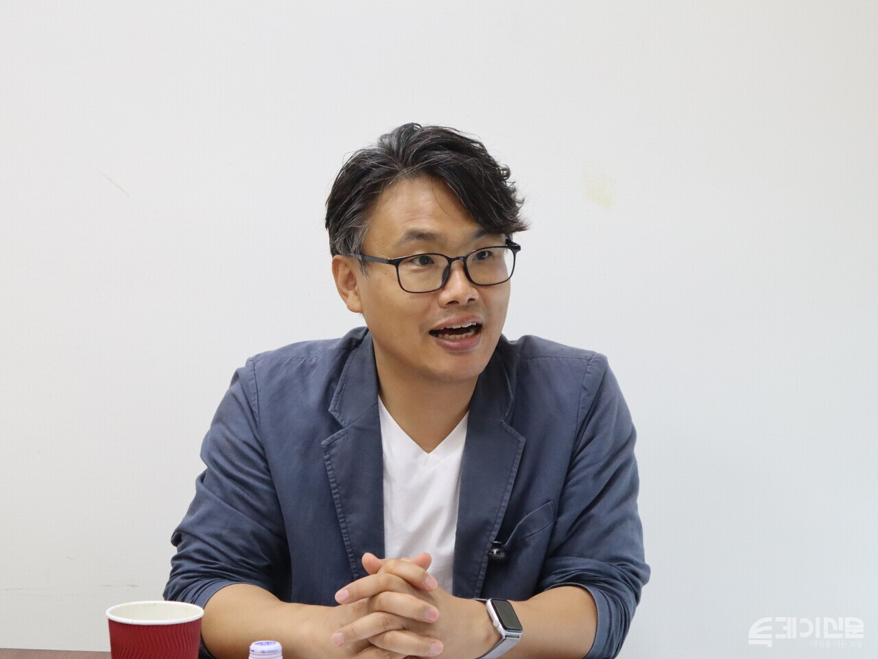 본보와 인터뷰 하고 있는 이경진 교장. ⓒ투데이신문