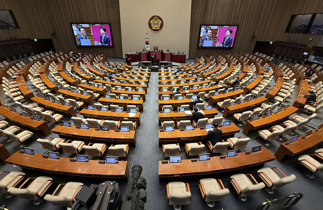 15일 오후 서울 여의도 국회에서 열린 제429회국회(정기회) 제5차 본회의. [사진제공=뉴시스]<br>
