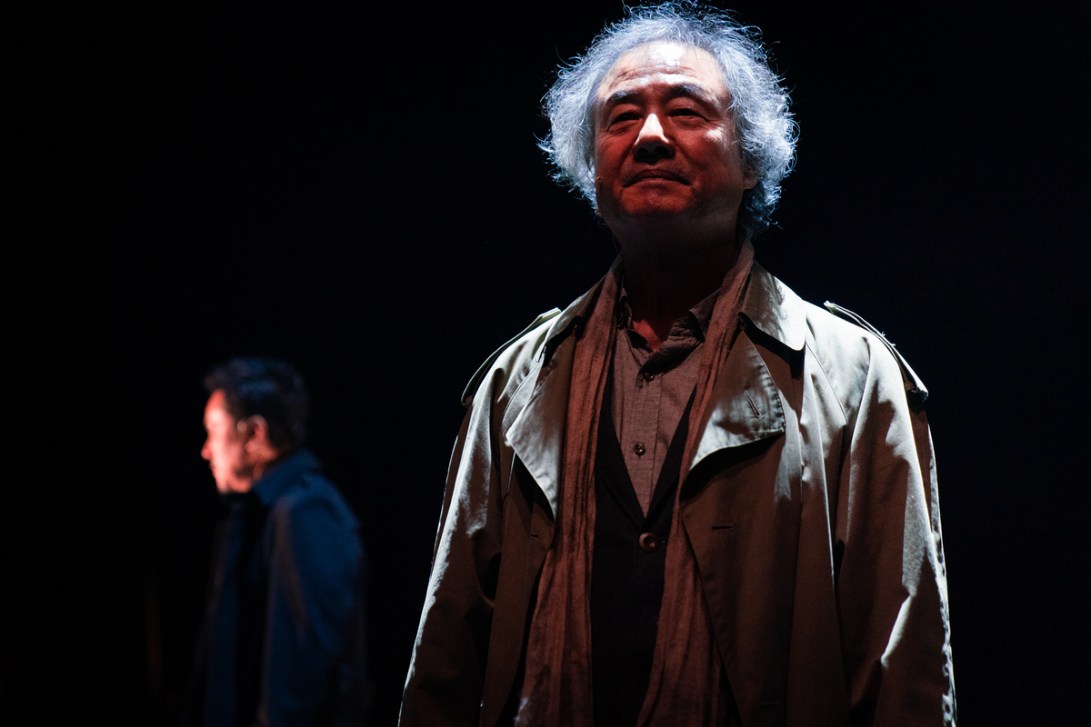 연극 &lt;단테 신곡&gt; 무대 위의 정동환 배우 [사진제공=극단 피악]