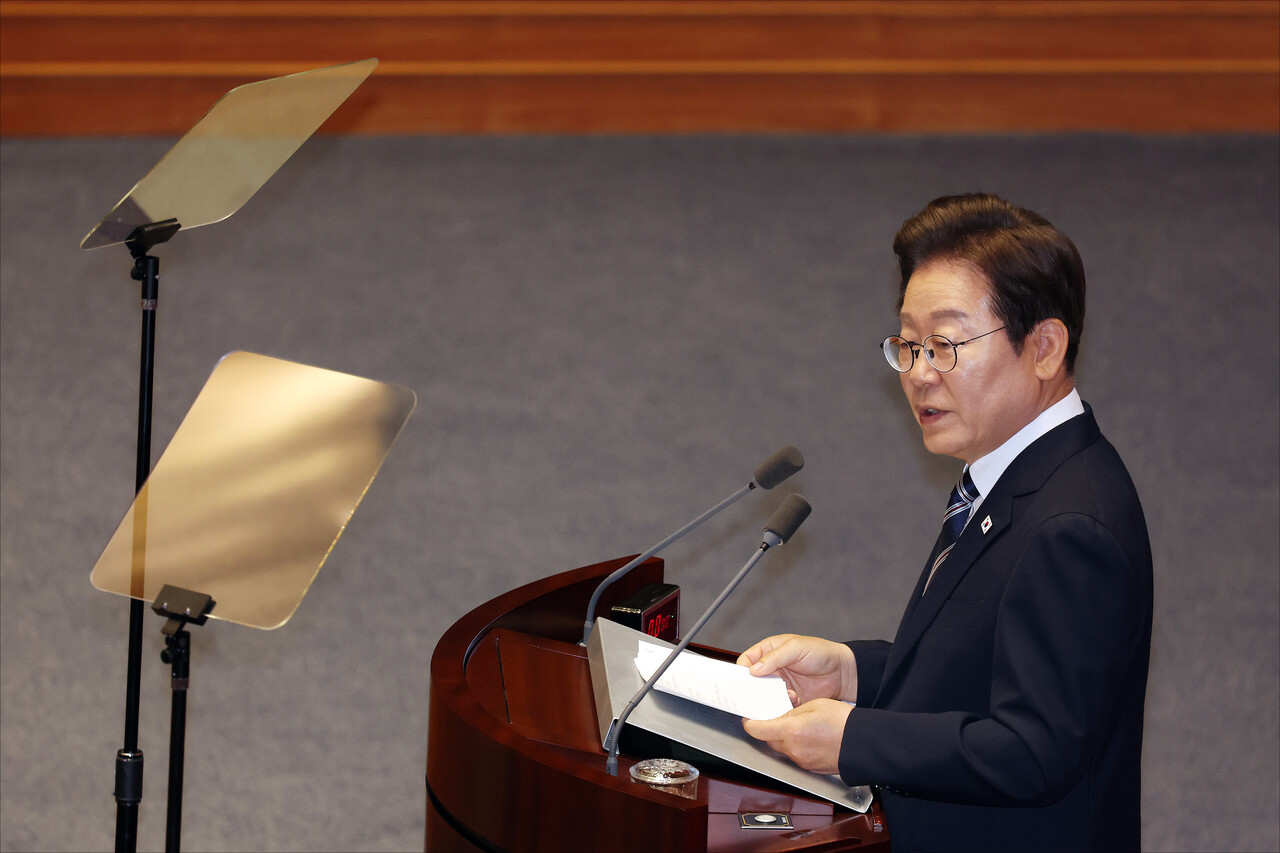 이재명 대통령이 지난 6월 26일 오전 서울 여의도 국회에서 열린 제426회국회(임시회) 제2차 본회의에서 2025년도 제2회 추가경정예산안에 대한 정부의 시정연설을 하고 있다.&nbsp;<br>