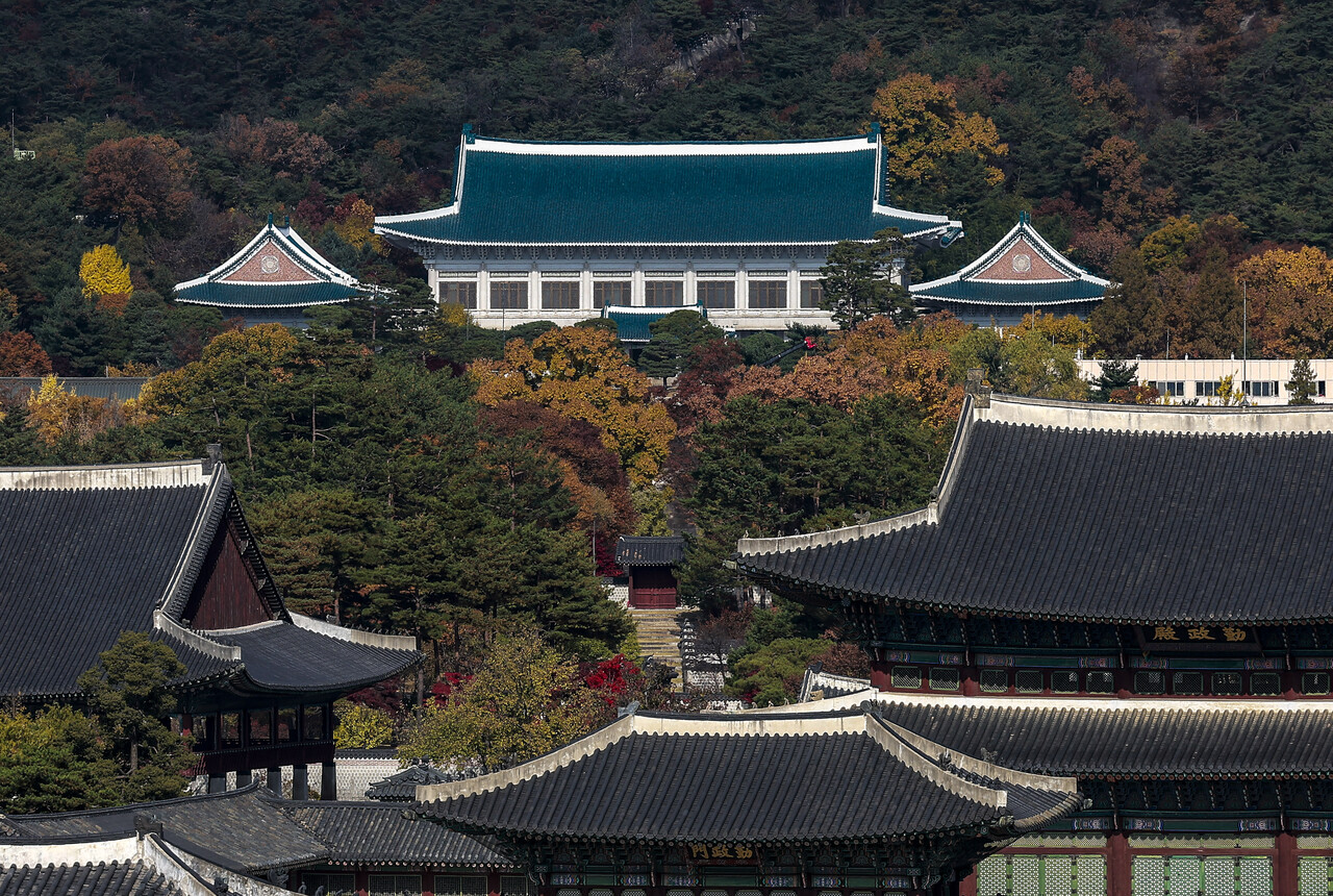 11일 서울 종로구 대한민국역사박물관 전망대에서 청와대가 보이고 있다. [사진제공=뉴시스]<br>