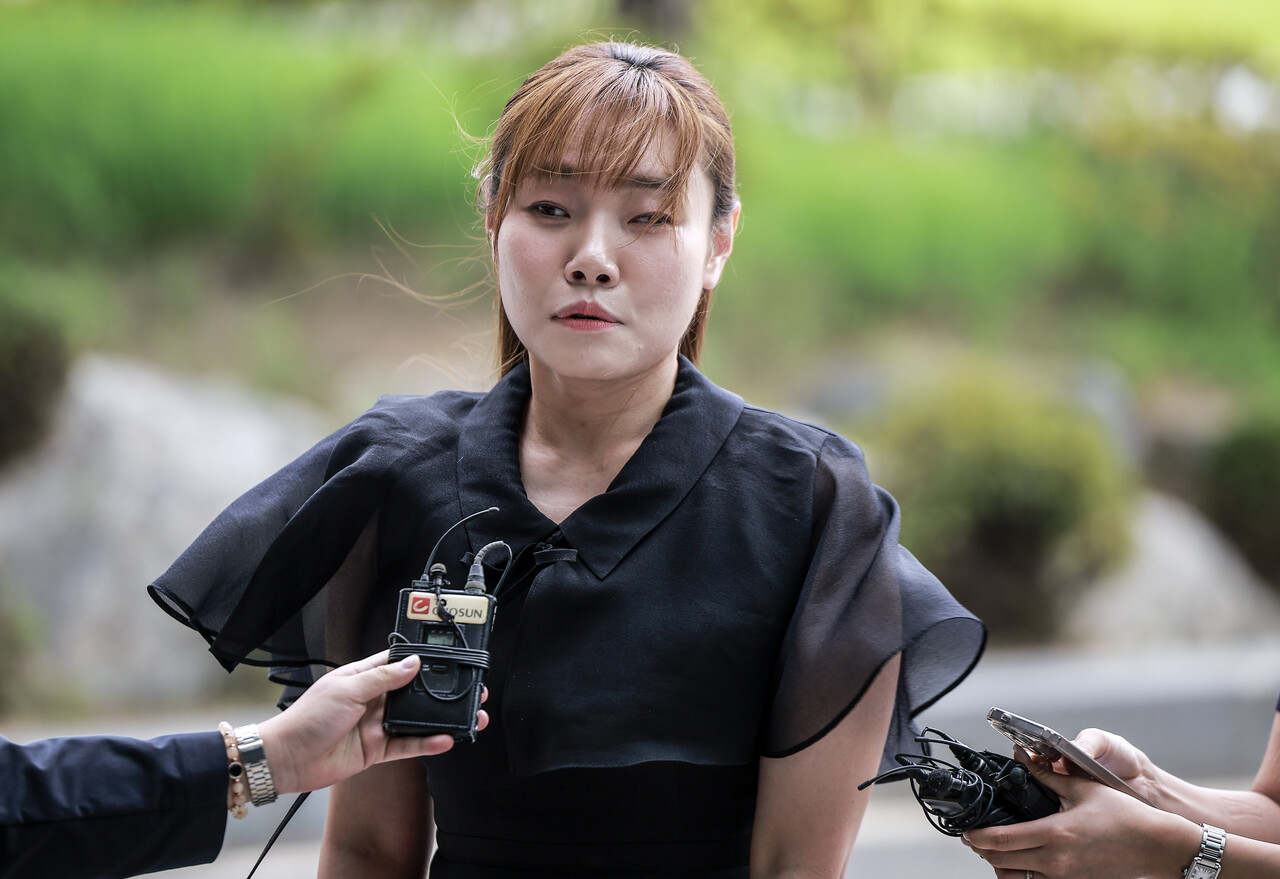 국민의힘 김예지 의원이 지난 8월 11일 서울 서초구 서울고등검찰청에 위치한 내란특검 사무실로 참고인조사를 받기 위해 출석하고 있다. [사진제공=뉴시스]