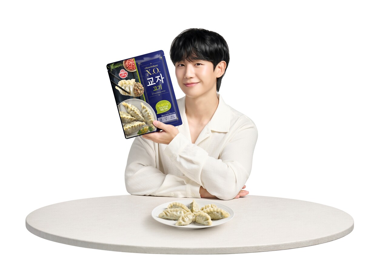 오뚜기 X.O.만두 모델 배우 정해인. [사진=오뚜기]