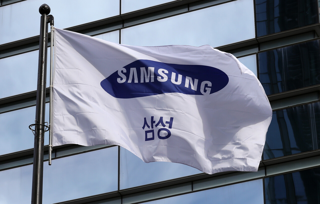 새해 지붕 뚫은 삼성전자 주가...코스피·코스닥 나란히 붉은 질주 < 금융/증권 < 경제 < 기사본문 - 투데이신문