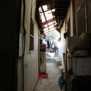 [1편] 판자촌 그늘에서 살아가는 주민의 하루