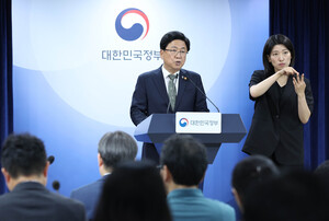 "10년 내 청소년 자살 절반 감축"...정부, 범부처 대책 가동 나선다 - 뉴스 썸네일 이미지