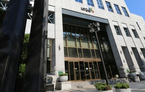 블랙록도 지분 늘린 KT&G, 외인 비중 51% 돌파 - 뉴스 썸네일 이미지
